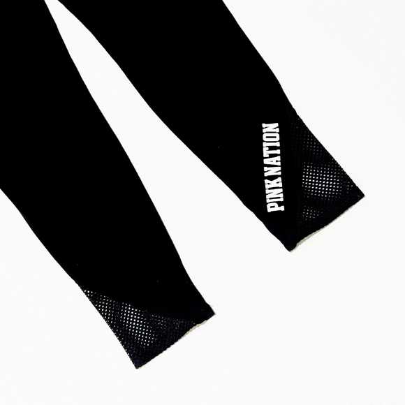 PINK VS | Yoga | Leggings | Fishnet Paneling on Leg - Picture 4 of 6